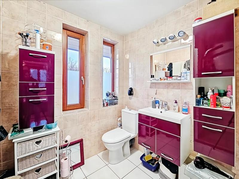 Maison - 230 m² - 5 pièces