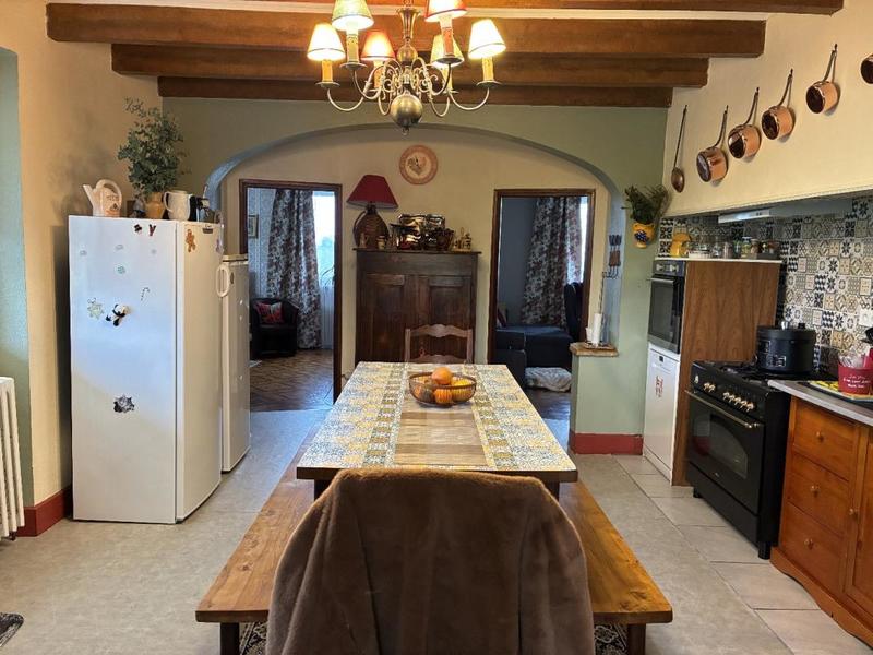 Demeure - 200 m² - 9 pièces