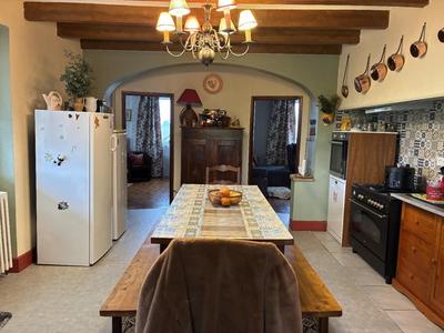 Demeure - 200 m² - 9 pièces