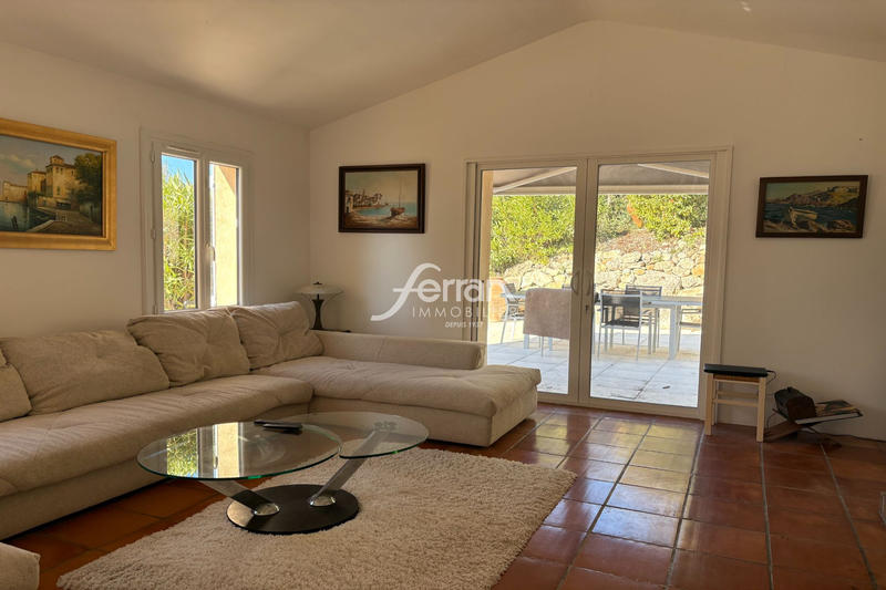 Maison - 201 m² - 5 pièces