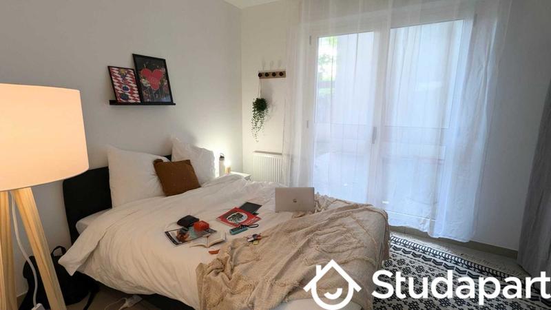 Chambre - 12 m² - 1 pièce