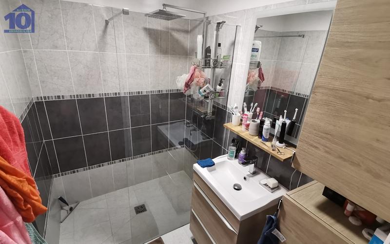 Appartement sur toit - 65 m² - 3 pièces