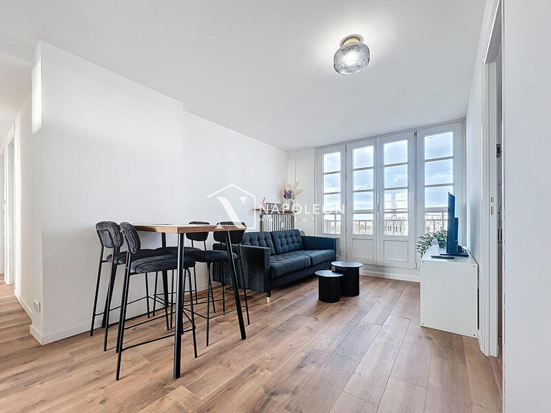 Appartement - 80 m² - 5 pièces