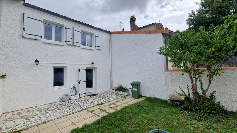 Maison - 90 m² - 6 pièces