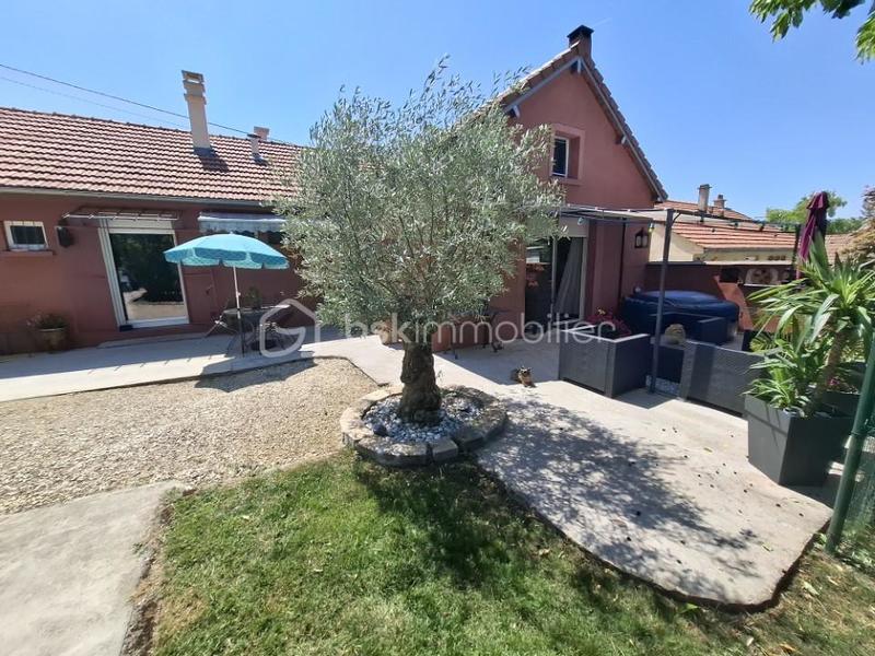 Maison - 90 m² - 3 pièces