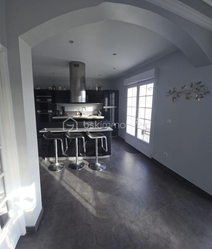 Maison - 170 m² - 10 pièces