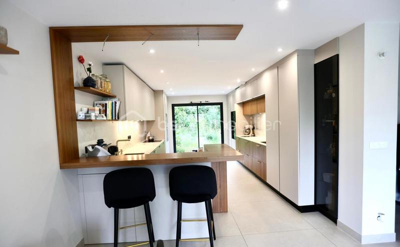 Maison - 144 m² - 7 pièces