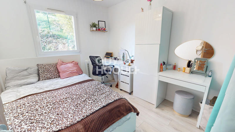 Appartement - 92 m² - 5 pièces