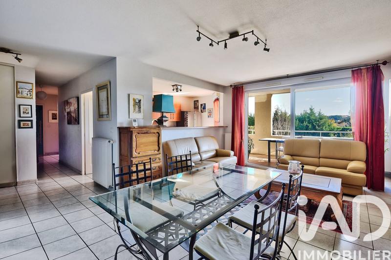 Appartement - 90 m² - 3 pièces