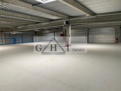 Entrepôt - 3 000 m²