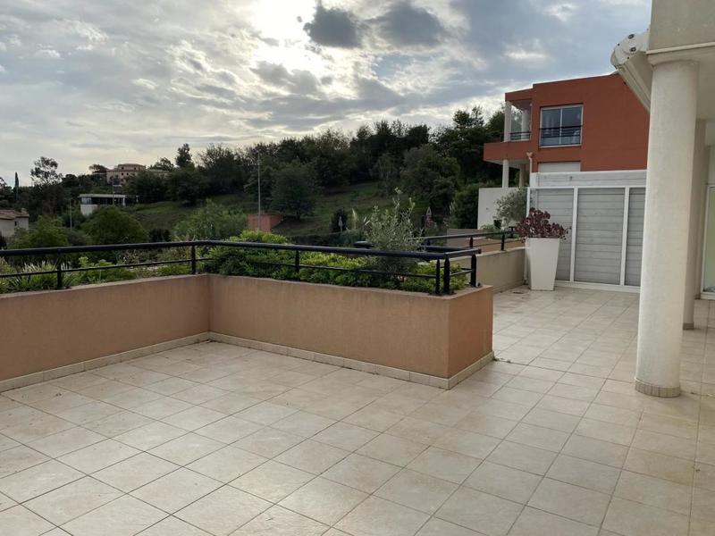 Appartement - 75 m² - 3 pièces