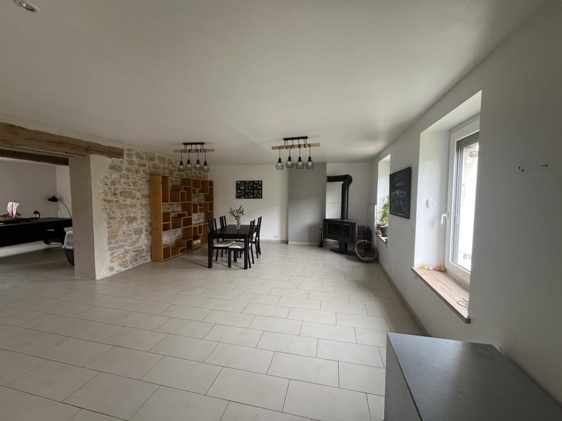 Maison - 249 m² - 6 pièces