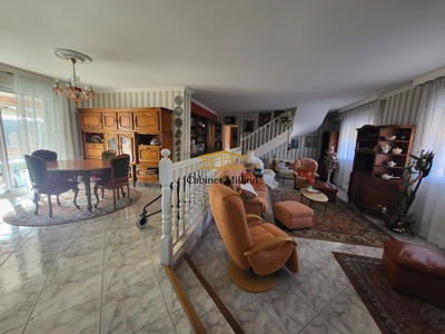 Maison - 188 m² - 6 pièces