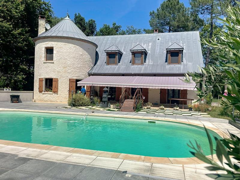 Maison - 206 m² - 8 pièces