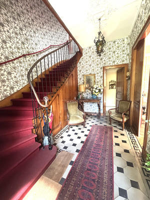 Maison - 293 m² - 9 pièces