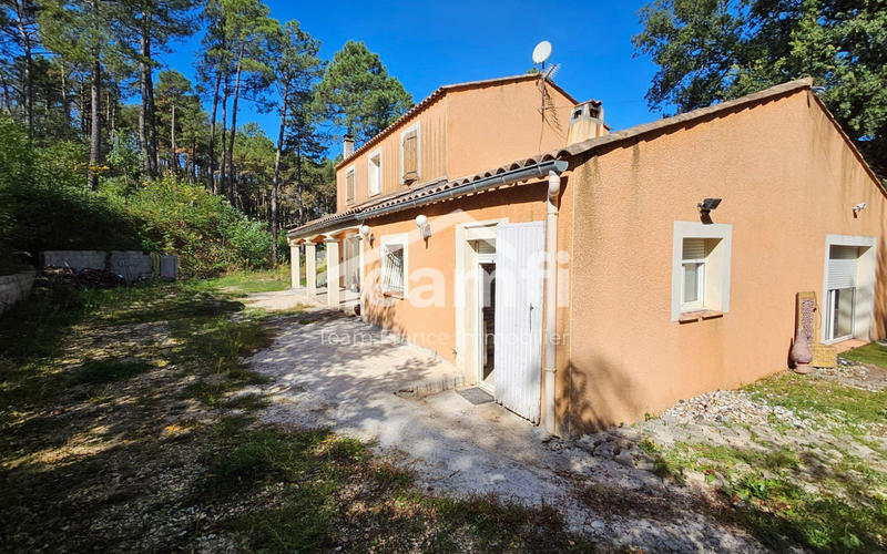 Villa - 157 m² - 6 pièces