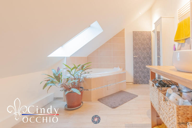 Appartement - 77 m² - 3 pièces