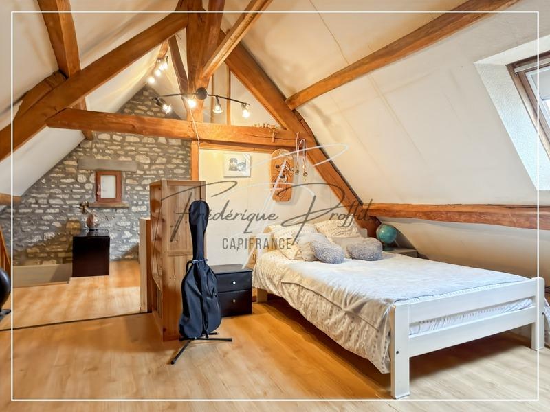 Maison - 210 m² - 5 pièces