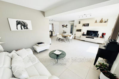 Maison - 104 m² - 5 pièces