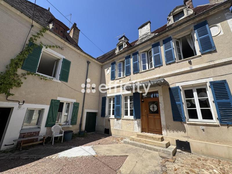 Maison - 250 m² - 11 pièces