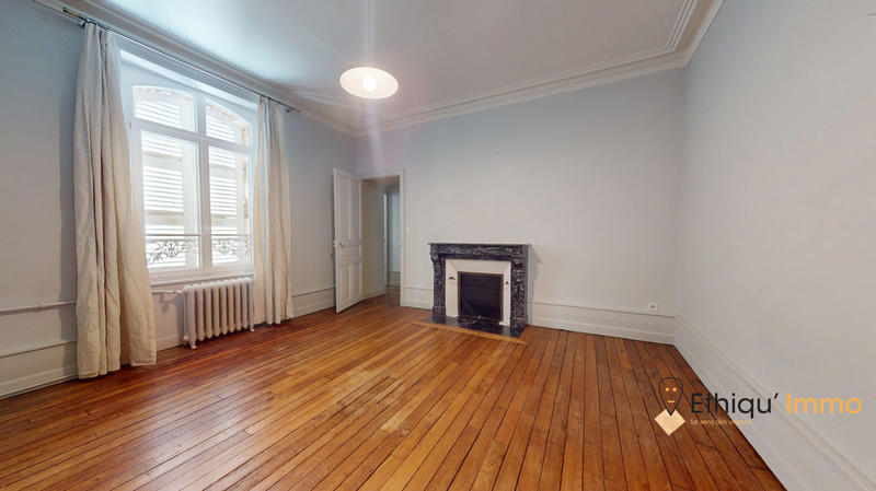 Maison - 424 m² - 10 pièces