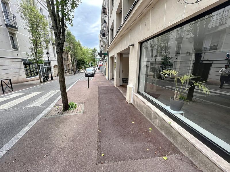 Local commercial - 49 m² - 2 pièces