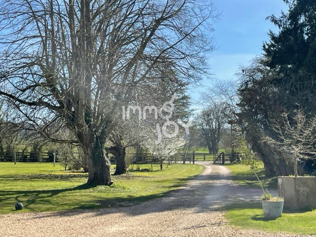 Propriété - 480 m² - 10 pièces