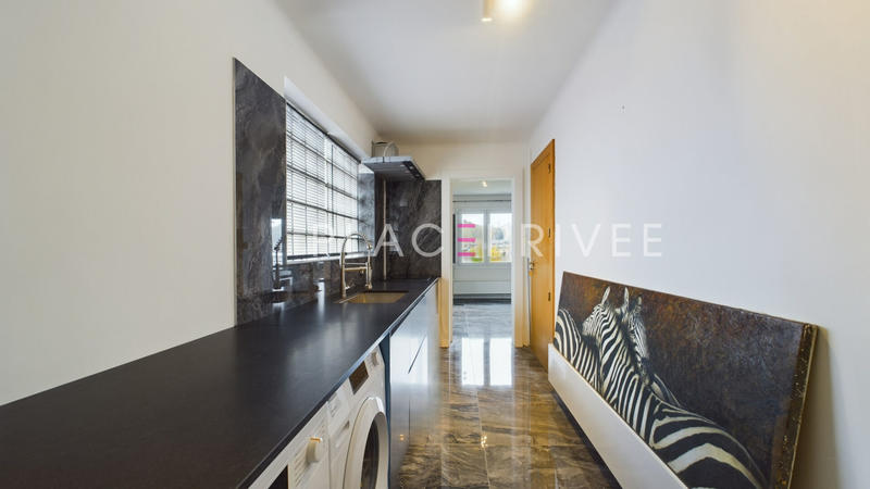 Appartement - 206 m² - 4 pièces