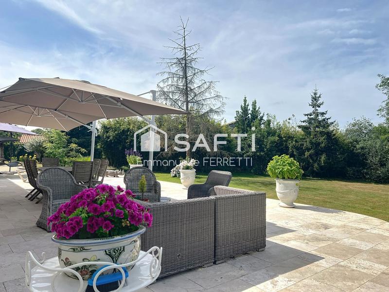 Maison - 291 m² - 8 pièces