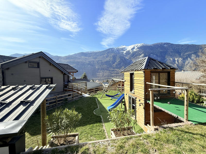 Maison - 185 m² - 5 pièces