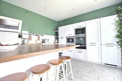 Maison - 292 m² - 8 pièces