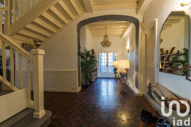 Maison - 586 m² - 11 pièces