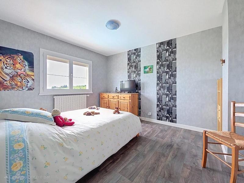 Maison - 240 m² - 6 pièces