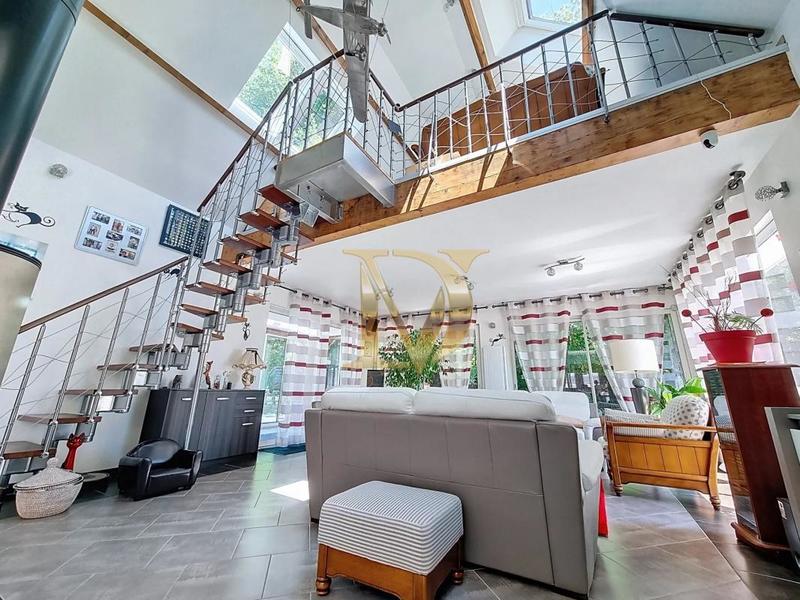 Propriété - 227 m² - 10 pièces