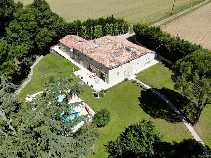 Maison - 291 m² - 8 pièces