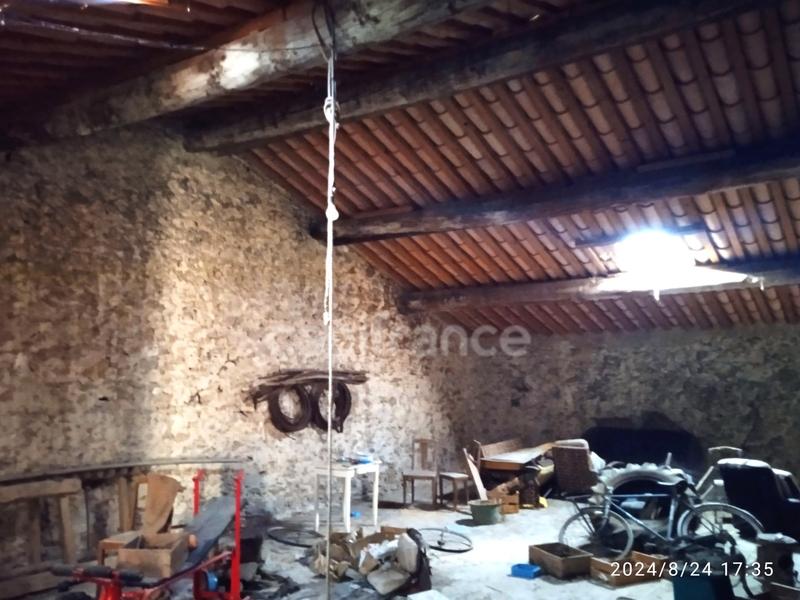 Grange - 127 m² - 1 pièce