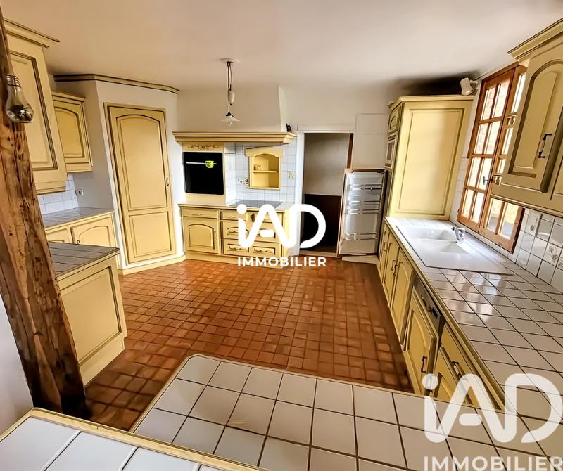 Maison - 239 m² - 10 pièces