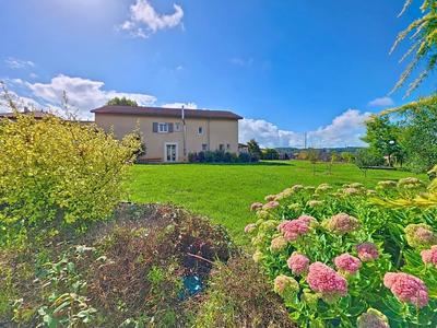 Maison - 194 m² - 5 pièces