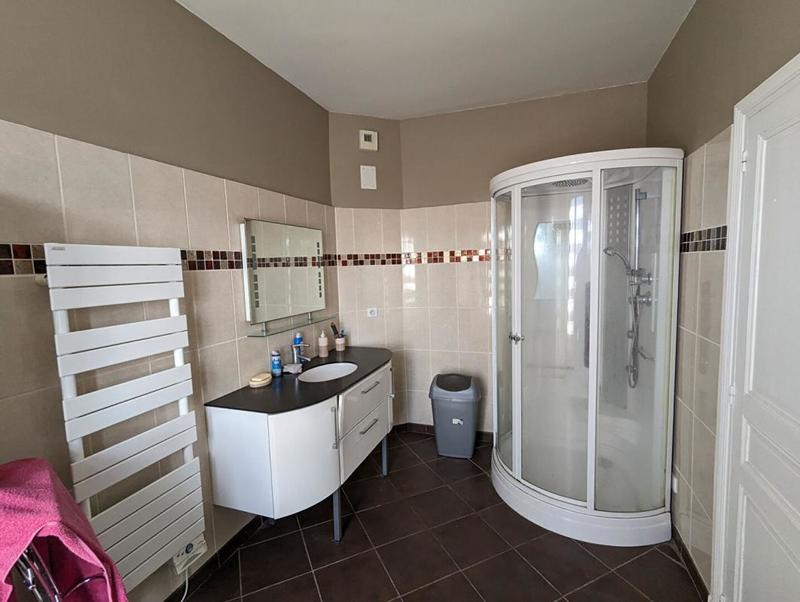 Maison - 200 m² - 8 pièces