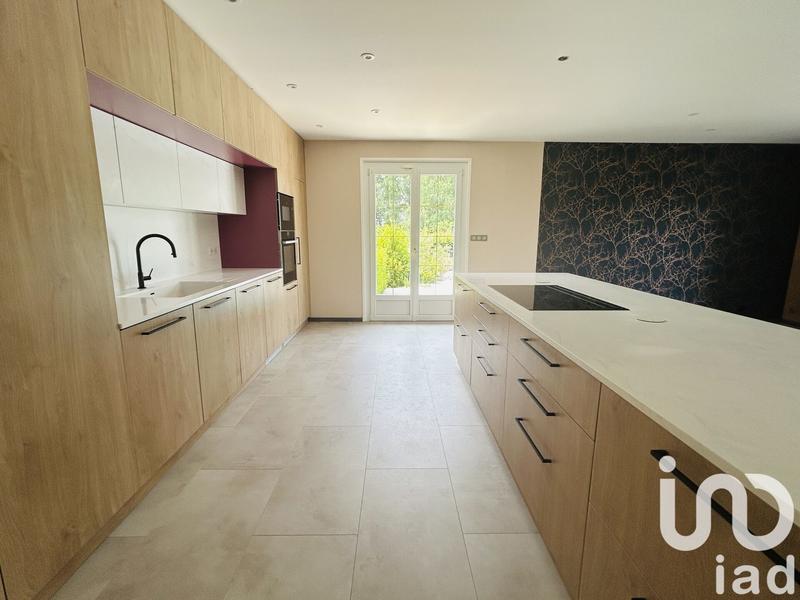 Maison - 216 m² - 8 pièces