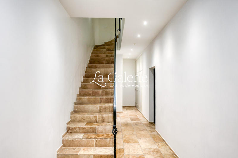 Maison traditionnelle - 192 m² - 5 pièces