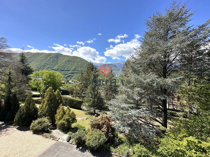 Villa - 252 m² - 11 pièces