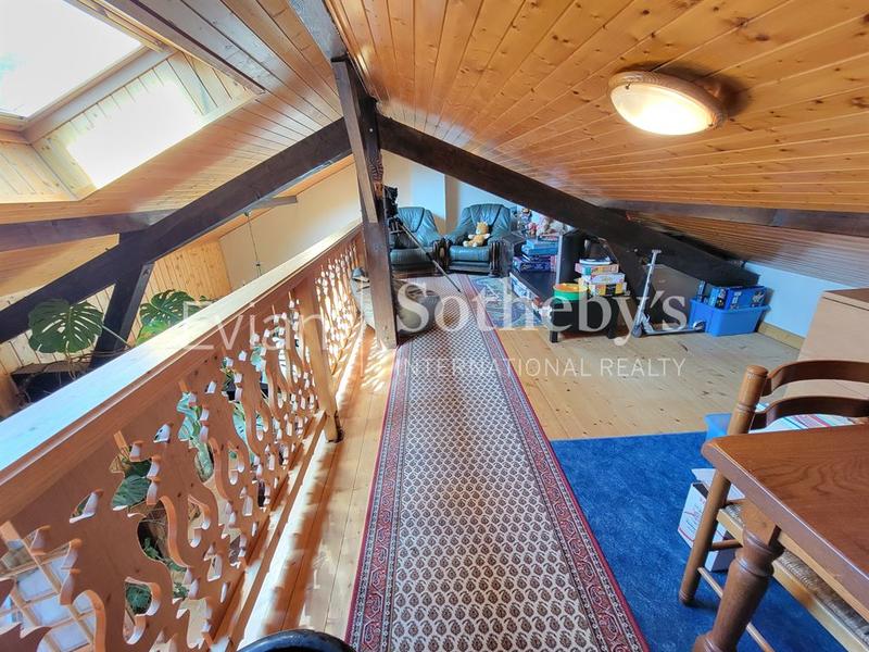 Maison - 256 m² - 10 pièces