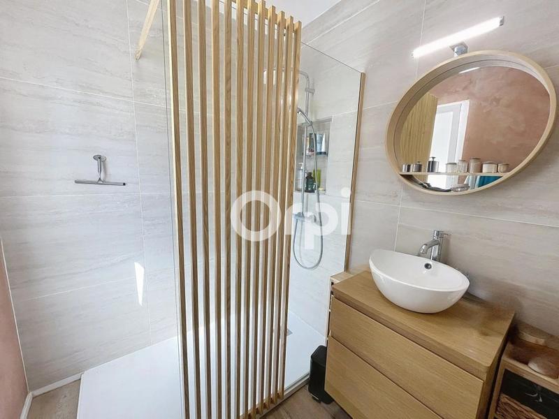 Maison - 241 m² - 7 pièces