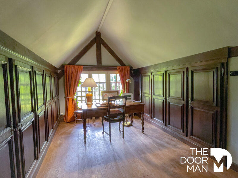 Maison - 350 m² - 15 pièces