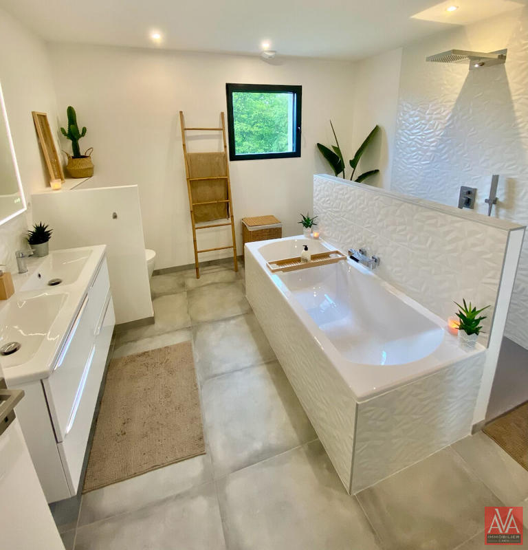 Maison - 141 m² - 6 pièces