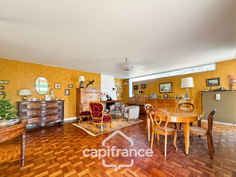 Maison - 99 m² - 6 pièces