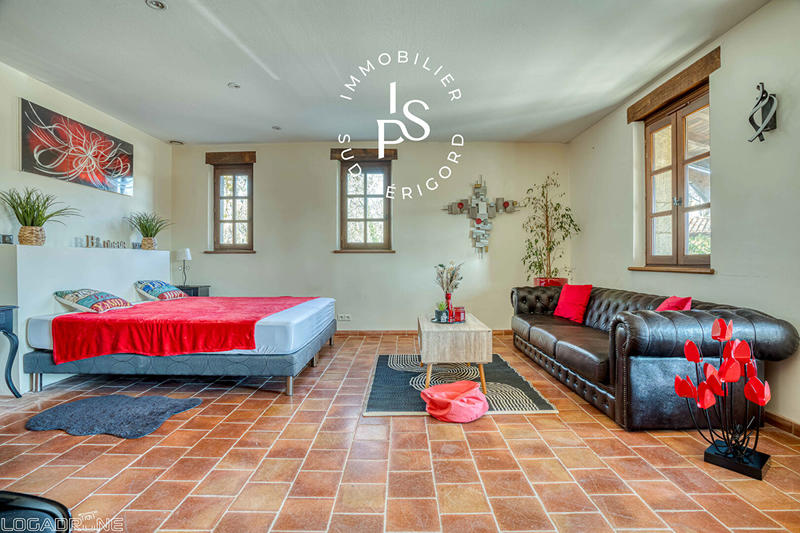 Demeure - 755 m² - 25 pièces