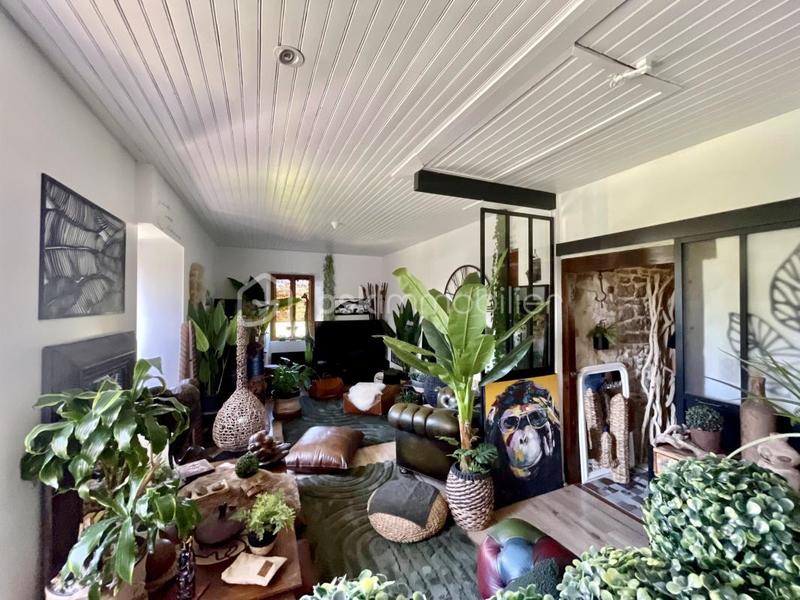 Maison - 278 m² - 10 pièces