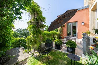 Maison - 220 m² - 8 pièces